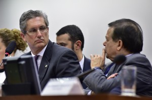 Rogério Rosso (esq.) com o relator Jovair Arantes.