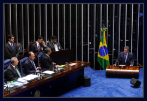 Aécio Neves discursa na sessão do impeachment. Foto Orlando Brito