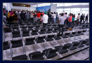 Evento do Minha Casa, Minha Vida: cadeiras vazias durante a cerimônia. Foto Orlando Brito