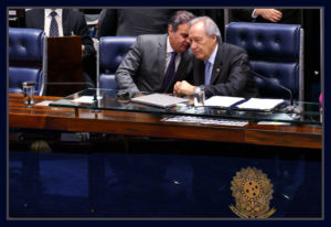 Senador Aécio Neves e Ricardo Lewandowski presidente do Supremo Tribunal Federal durante sessão do Impeachment.
