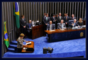 Dilma Rousseff discursa durante sessão do impeachment. Ao seu lado, Vicentinho Alves, Renan Calheiros e Ricardo Lewandowski.
