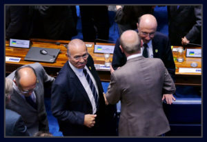 Ministros Gilmar Mendes, Eliseu Padilha e Henrique Meirelles na posse de Michel Temer no Senado.