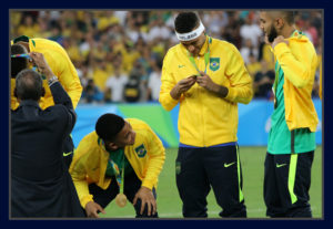 A curiosidade com a medalha de ouro de Neymar. Foto Evandro Teixeira