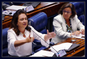 Senadoras Kátia Abreu e Lídice da Mata.