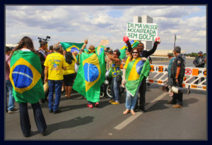 Manisfestantes comemoram o impeachment de Dilma Rousseff. Foto Sivanildo Fernandes/ObritoNews