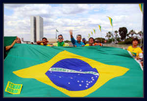 Manisfestantes comemoram o impeachment de Dilma Rousseff. Foto Sivanildo Fernandes/ObritoNews