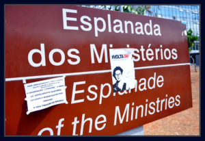 Cartaz de Dilma Rousseff na Esplanada dos Ministérios. Foto Renato Alves/ObritoNews
