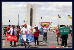 Manifestantes a favor de Dilma Rousseff na Esplanada dos Ministérios. Foto Sivanildo Fernandes/ObritoNews