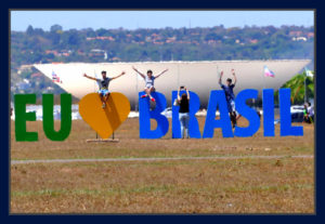 Domingo em Brasília: pose para uma foto em frente ao Congresso. Foto Orlando Brito