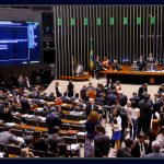 A eficácia do jogo de facas e outros talheres de Temer: 366 a 111