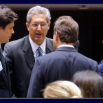 Centrão muda figurino, flerta com a esquerda, para se manter no poder