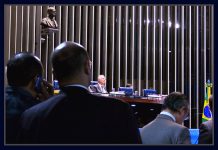 PEC do teto é aprovada no Senado