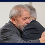 O teatro político diante da morte