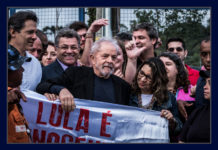 Lula deixa a cadeia em Curitiba